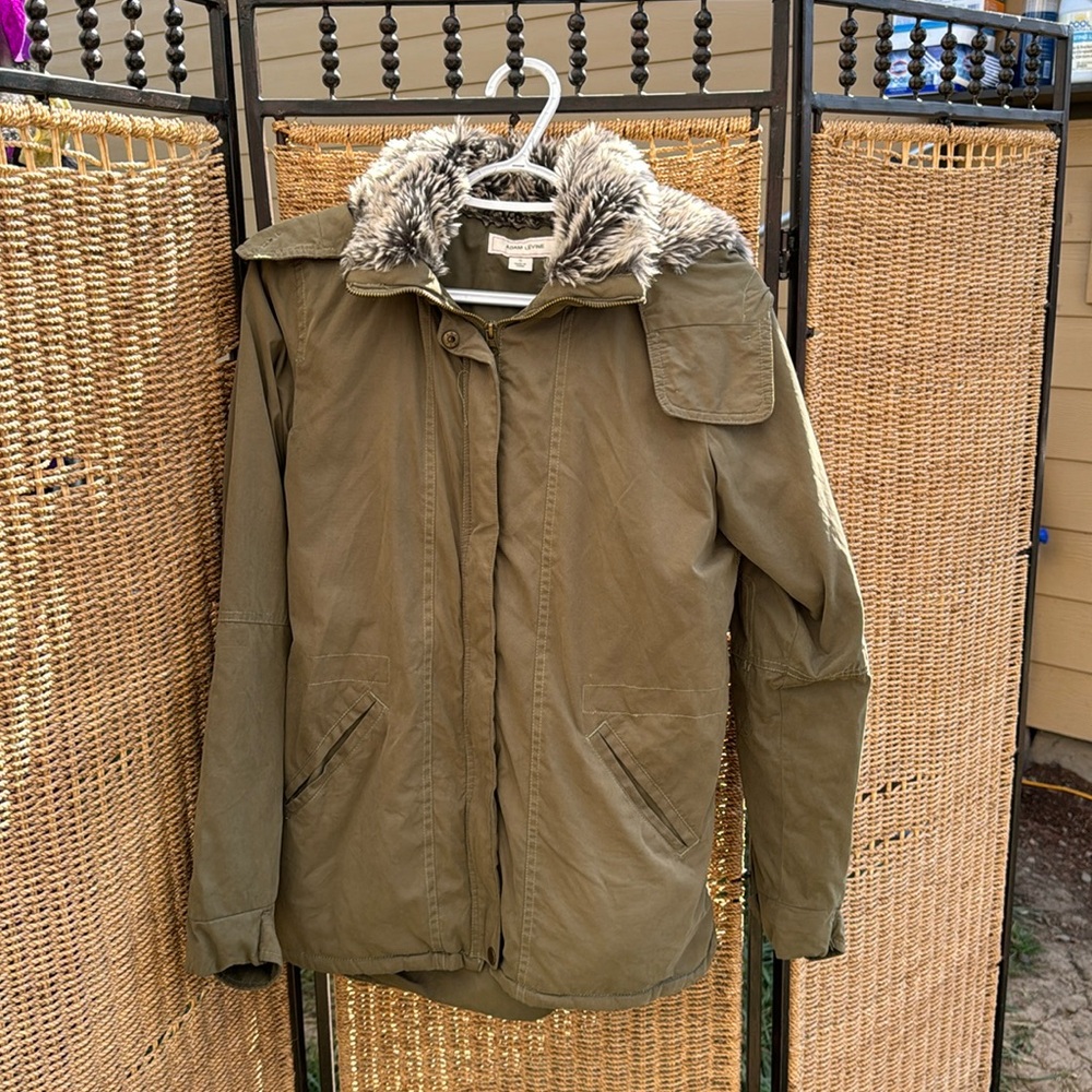 Adam Levine coat!